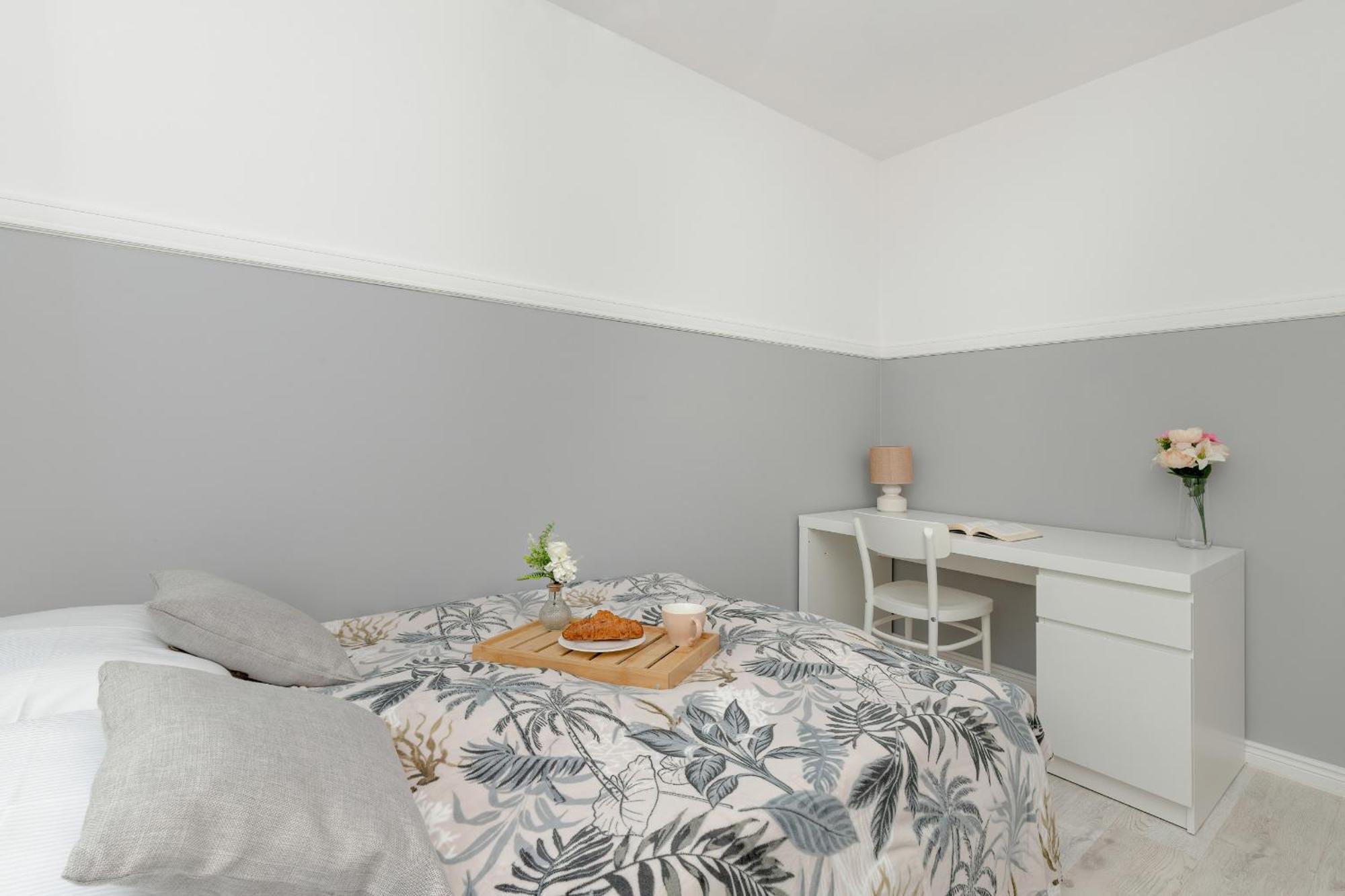 Spacious Family With 3 Bedrooms In By Renters