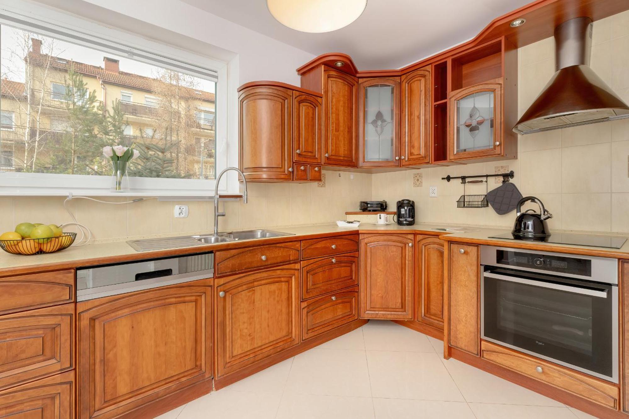 Spacious Family With 3 Bedrooms In By Renters